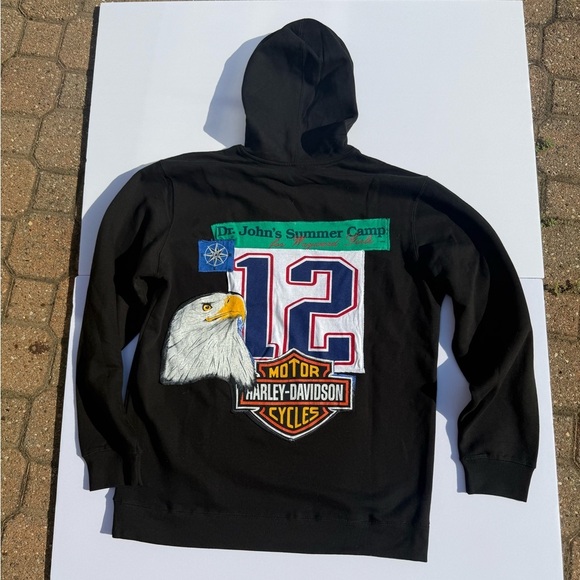 Black custom patch Hoodie - Picture 4 of 4